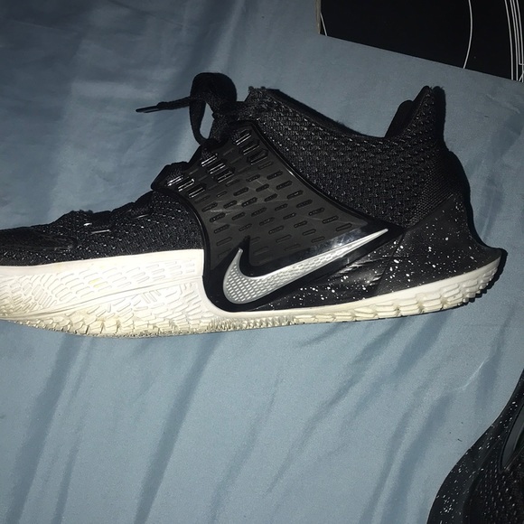 Nike Kyrie Low 2 - Picture 4 of 8